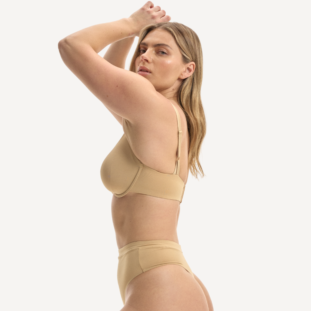 ZOE / 10E, 16D / ALMOND MILK, 16DD / ALMOND MILK, 16F / ALMOND MILK, 16E / ALMOND MILK, 18D / ALMOND MILK, 18DD / ALMOND MILK, 20D / ALMOND MILK, 20DD / ALMOND MILK, 16DD / ALMOND MILK